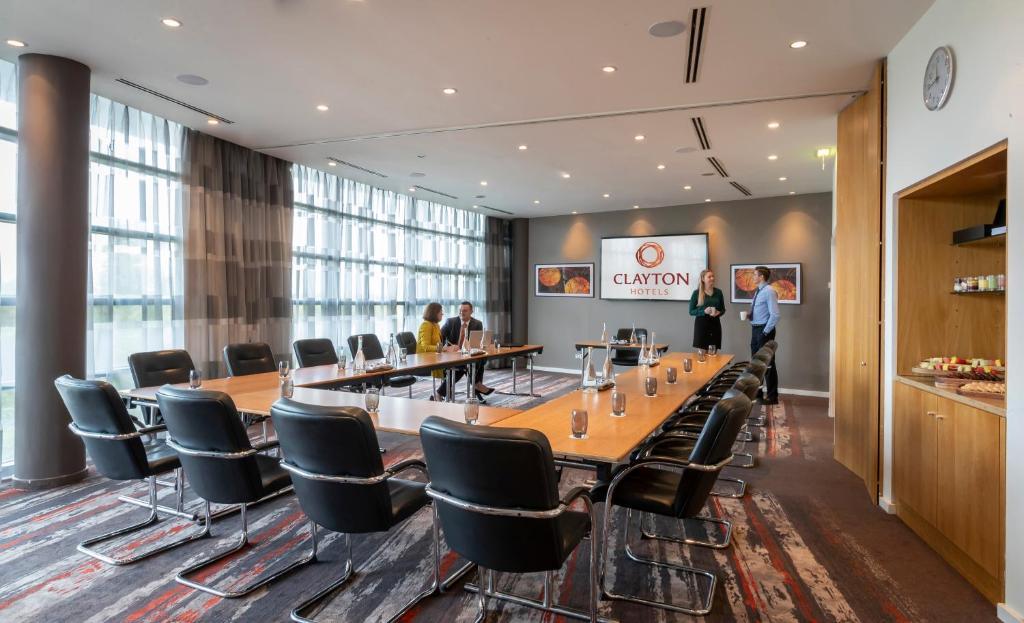 קלונדלקין Clayton Hotel Liffey Valley מראה חיצוני תמונה